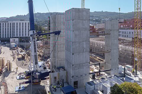 A residência de estudantes terá de ficar concluída em julho de 2026.