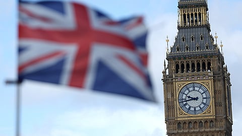 PIB do Reino Unido volta a cair em cadeia 0,1% em outubro