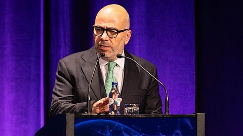 Miguel Pinto Luz discursa na conferência da Anacom