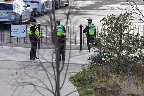 Britânico acusado de tentativa de homicídio após esfaquear 11 pessoas em comboio