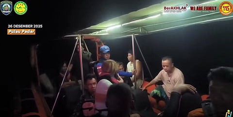 Treinador espanhol e três filhos desaparecidos em naufrágio na Indonésia (vídeo)