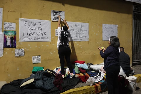 Vigília das famílias dos presos políticos, em Caracas.