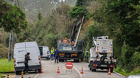 Depressão Kristin provocou milhares de ocorrências por toda a zona centro do pais. Muitos troços rodoviários ainda não retomaram a circulação