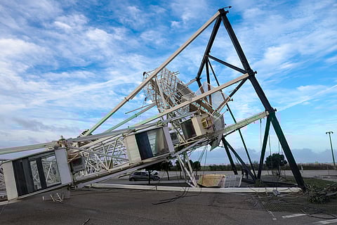 Roda gigante caiu no Parque das Gaivotas, na Figueira da Foz, devido ao mau tempo