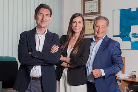 Da esquerda para a direita, Claudio Javier Pérez, diretor geral do grupo hoteleiro Ibersol; Mar Pérez, diretora de Comunicação Empresarial; Claudio Pérez, presidente do grupo.