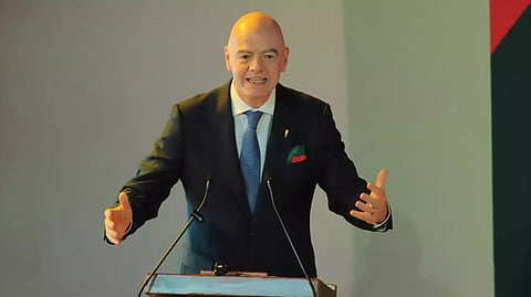 Gianni Infantino continua sob fogo.