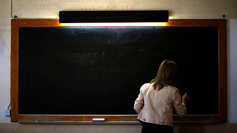 Falta de professores agravada por elevada desistência nos cursos