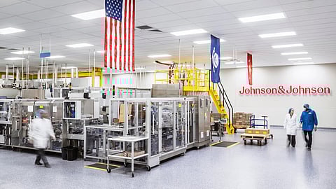 Johnson & Johnson aumenta receitas mas vê lucro cair 52% para 4,8 mil milhões