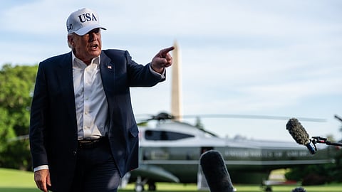 Donald Trump volta à Casa Branca após visita à China.