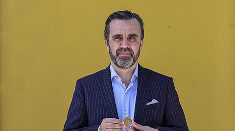 Bastonário dos médicos quer saber se regras de comercialização e de prescrição estão a ser cumpridas.