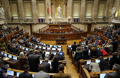 Parlamento aprova programa de voluntariado cívico-militar que permite carta de condução gratuita