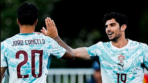 João Cancelo e Gonçalo Guedes festejam o primeiro golo da seleção.
