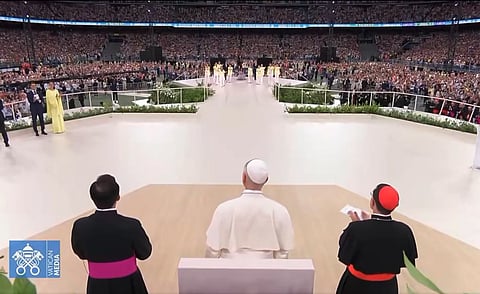 O mítico estádio encheu-se para o saudar o papa.
