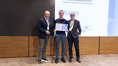 Na imagem, Francesc Muñoz, CIO da Cuatrecasas, Luís Almeida Fernandes, CEO da portuguesa Usawa Care - que venceu a 10.º edição do programa -, e Rafael Fontana, presidente honorário da Cuatrecasas.
