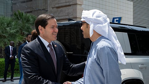 Marco Rubio está numa viagem pelo Golfo Pérsico. Aqui com o vice-primeiro-ministro e ministro dos Negócios Estrangeiros dos Emirados Árabes Unidos, Abdullah bin Zayed Al Nahyan
