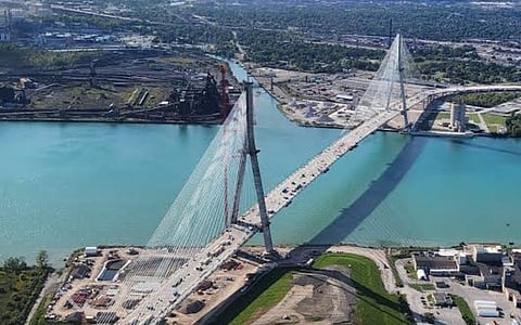 A Gordie Howe International Bridge vai permitir a circulação de carros, ciclistas e peões.