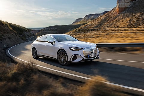 O Mercedes-Benz EQE Sedan, modelo 100% elétrico da marca.