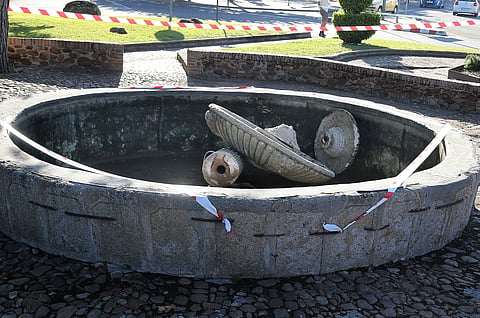 Uma criança morreu após desabamento de uma fonte durante as celebrações do Mundial em cidade espanhola