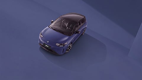 O modelo tem um design que segue as linhas dos outros veículos da marca.