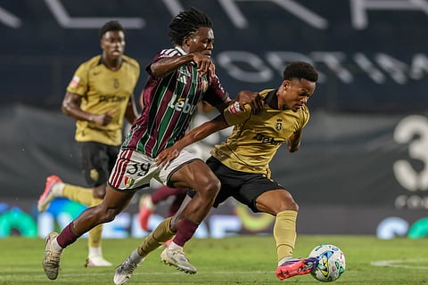 Sporting deixa fugir vantagem de dois golos e estreia-se na I Liga com empate na Amadora