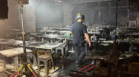 Incêndio teve origem num curto-circuito no teto.