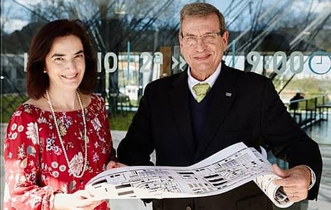 Elvira Fortunato, cientista e ex-ministra da Ciência e Tecnologia, e Rodrigo Martins, também cientista e coordenador do Instituto de Nanoestruturas, Nanomodelação e Nanofabricação, da Nova (i3N-Nova).