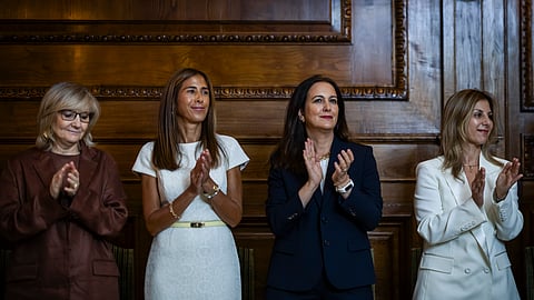 Segundo a ministra, a normalidade dos serviços é "exigível" ao Governo.