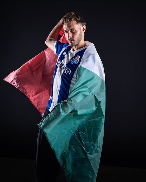 Santiago Giménez, avançado mexicano do FC Porto.