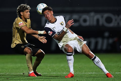 Sporting atrasa-se ao empatar em Famalicão com autogolo de Gonçalo Inácio