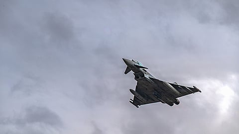 A Itália tem quatro aviões Eurofighter na base aérea de Siauliai, na Lituânia, ao serviço da vigilância aérea.