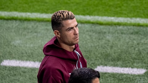 Cristiano Ronaldo em campo antes do treino da seleção nacional em Malmo, na Suécia, na terça-feira, 29 de setembro. O capitão ficou por pouco tempo e seguiu para o hotel.