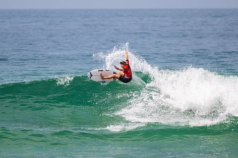 Francisca Veselko é vice-campeã no Brasil e aproxima-se do regresso à elite do surf