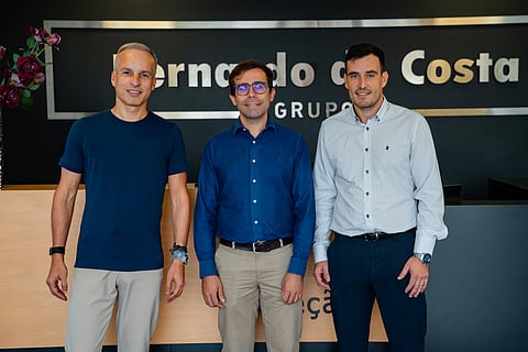 Da esquerda para a direita: Ricardo Costa (presidente do Grupo Bernardo da Costa), Edgar Lemos (CEO da Uniprint) e Rui Leal (administrador do adn Group)
