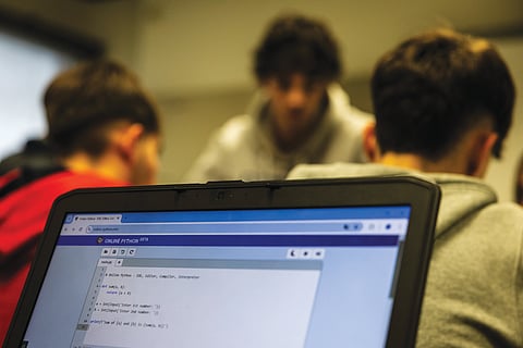 Pouco mais de um mês após arranque do ano letivo, há disciplinas onde os docentes disponíveis são residuais.