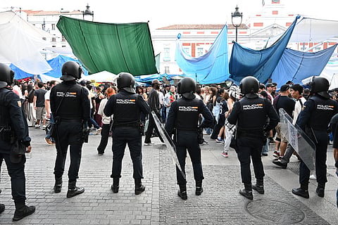 Um polícia ferido e dois detidos no dia mais tenso em 17 de acampamento na Puerta del Sol