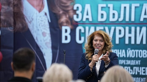A presidente búlgara, Iliana Iotova, na campanha para as eleições de domingo, 25 de outubro.