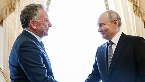Witkoff com Putin na manhã desta quarta-feira (21 de outubro) em São Petersburgo.