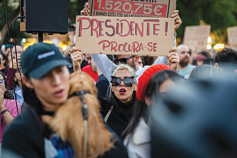 O silêncio da primeira figura da nação – e do primeiro-ministro – está a ser notado. Este domingo, manifestantes e personalidades da sociedade civil, estes últimos numa carta aberta tornada pública, pediram a intervenção do Presidente da república.