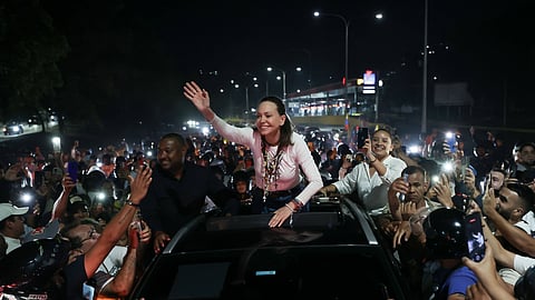 Milhares de pessoas recebem a caravana de Maria Corina Machado no seu regresso à Venezuela