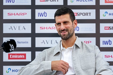 O tenista sérvio Novak Djokovic em conferência de imprensa no Swiss Indoors, em Basileia, na Suíça