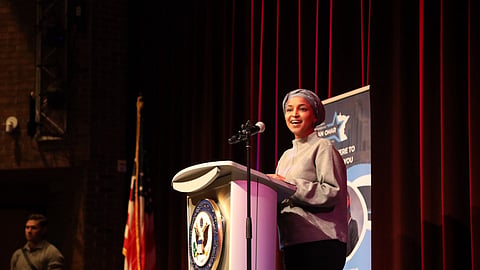 Ilhan Omar. A refugiada somali que chegou a congressista e que Trump quer deportar