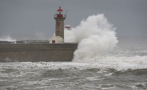 Ondas até 10 metros. Agitação marítima deixa cinco distritos sob aviso laranja