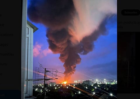 Com vídeos. Incêndio numa refinaria de petróleo russa após ataque de drones