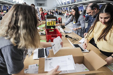 Começaram esta segunda-feira a ser contados os votos dos emigrantes, que vão determinar qual é o vencedor nas legislativas.