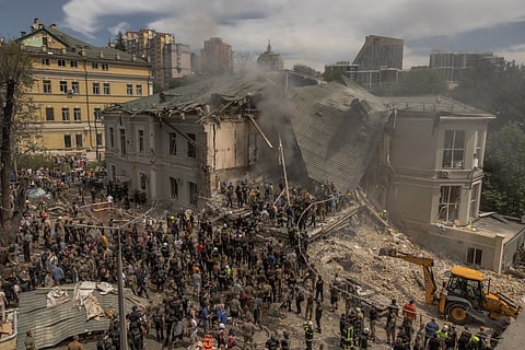 O maior hospital pediátrico da Ucrânia, localizado em Kiev, ficou parcialmente destruído.