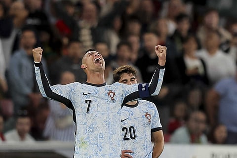 Ronaldo festeja o golo.