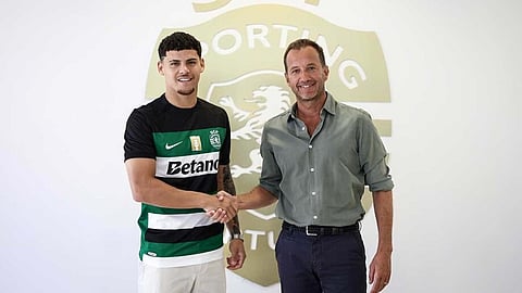 Oficial. Maxi Araújo assina por cinco épocas com o Sporting e fica com cláusula de 80 milhões