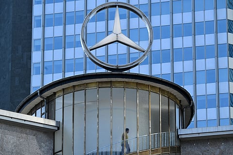 Lucro da Mercedes-Benz cai 50% até setembro para 3,9 mil milhões