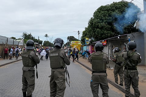 Polícia moçambicana usa gás lacrimogéneo para dispersar manifestação no centro de Maputo