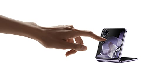O MIX Flip destaca-se pelo ecrã exterior de quatro polegadas.